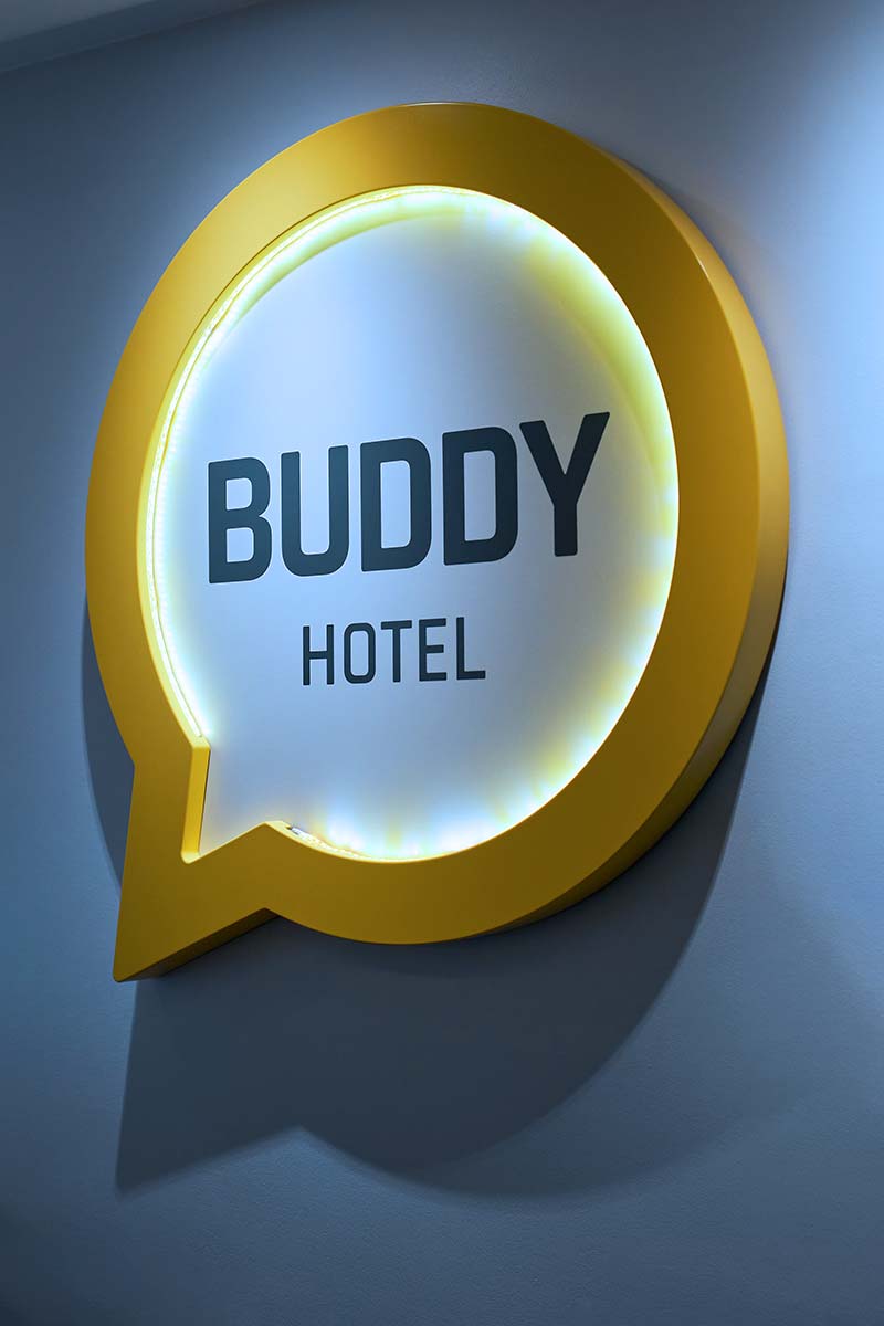 Hotel Buddy Logo auf dem Wand